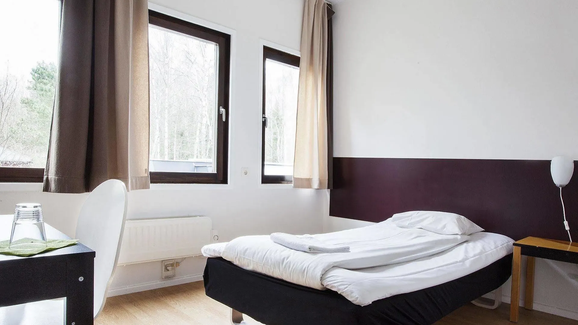 Hotell Dialog Varby 2*,  Zweden